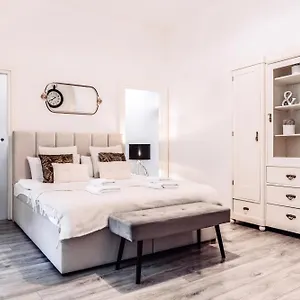  Apartament Wenceslas Square / Main Station - New Studio*****