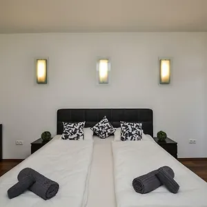 Castle With Panoramic Balcony Apartman Budapest